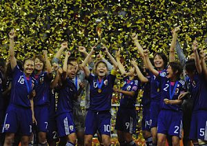 女子サッカー日本代表の優勝セレモニー
